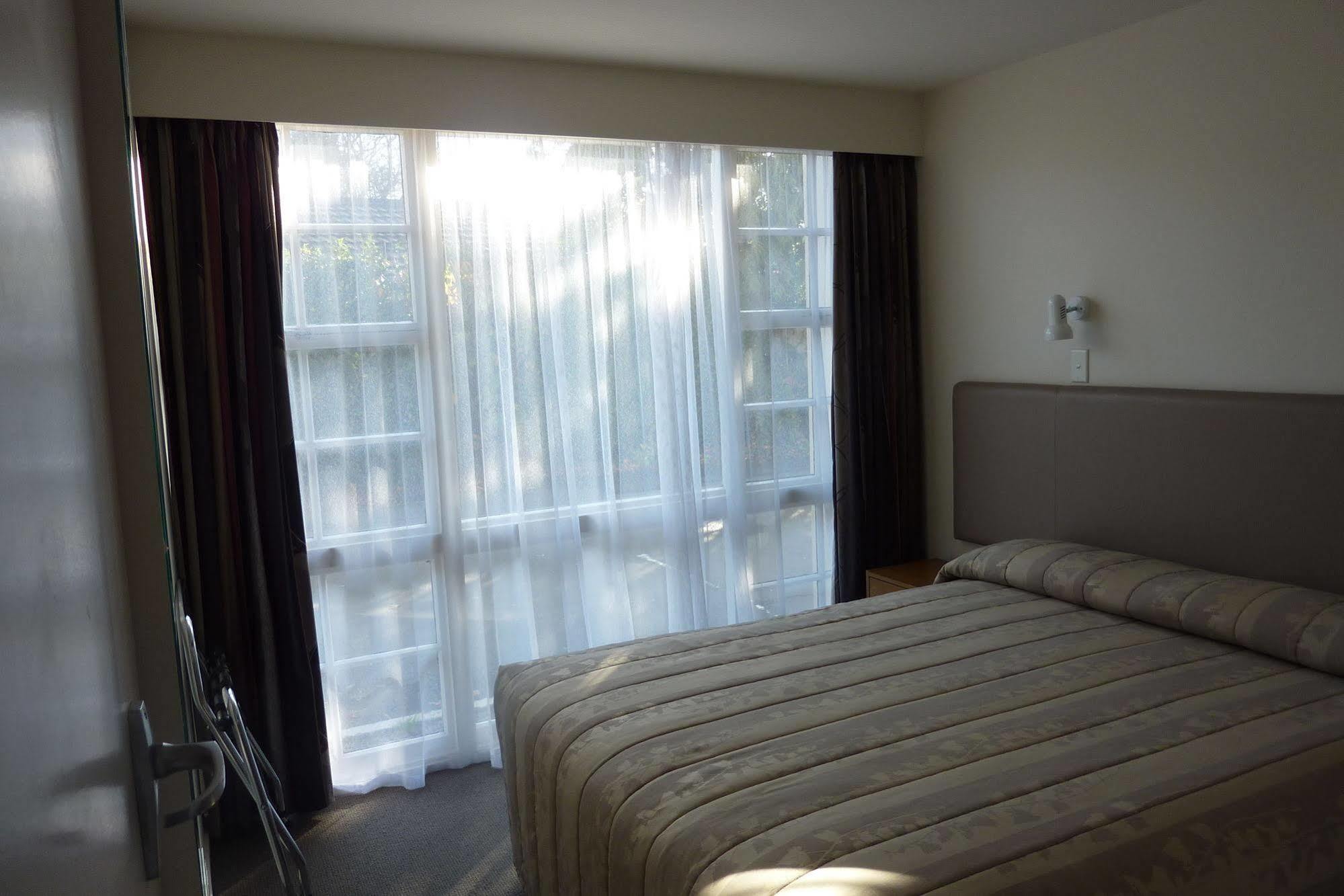 Colonial Inn Motel Christchurch Esterno foto