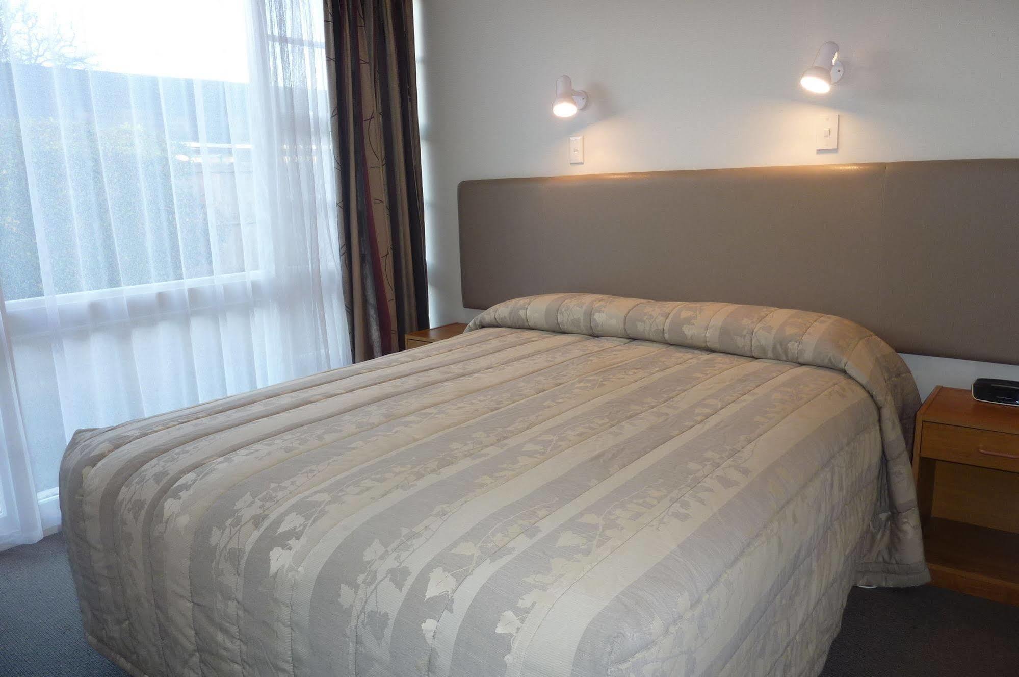 Colonial Inn Motel Christchurch Esterno foto