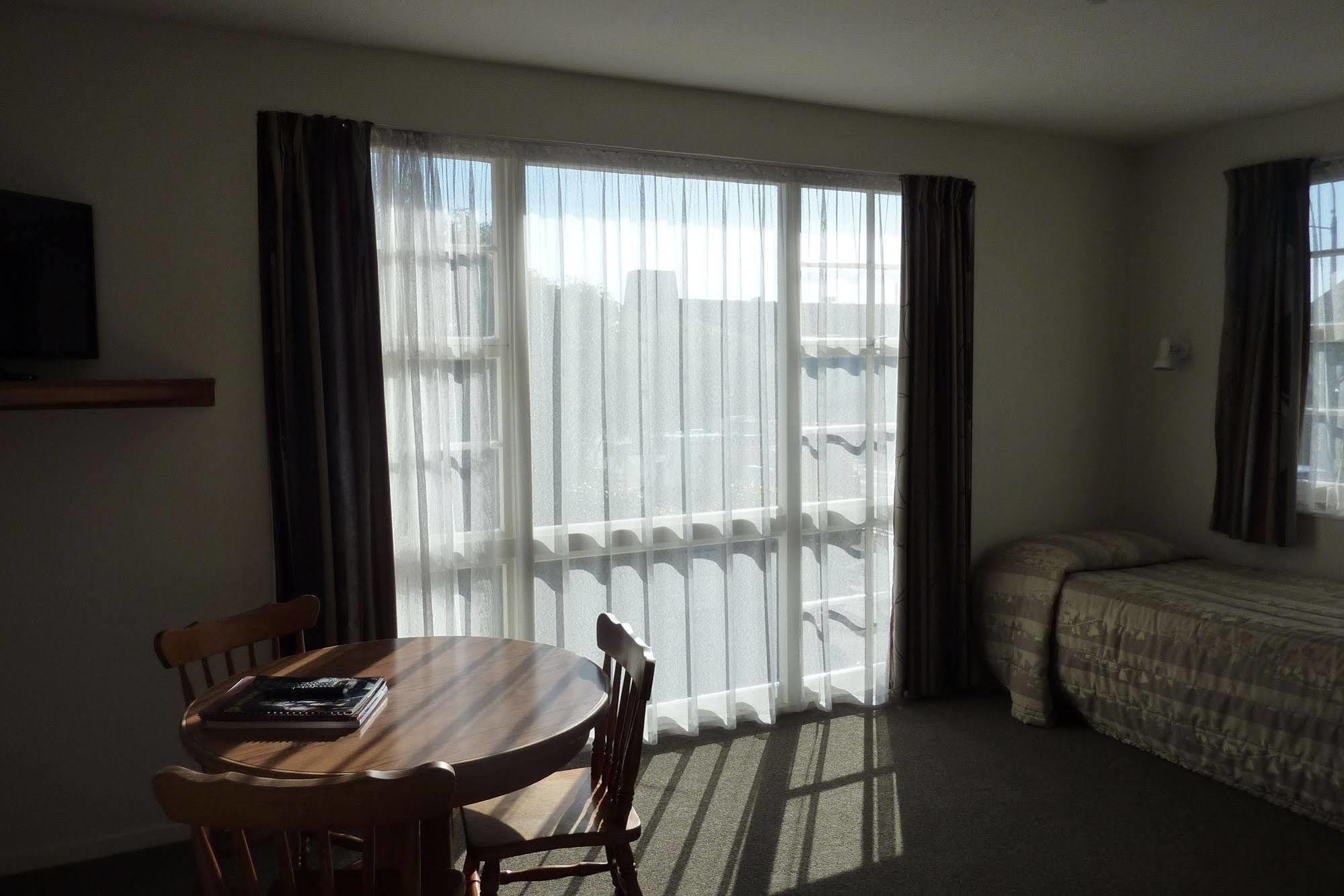 Colonial Inn Motel Christchurch Esterno foto